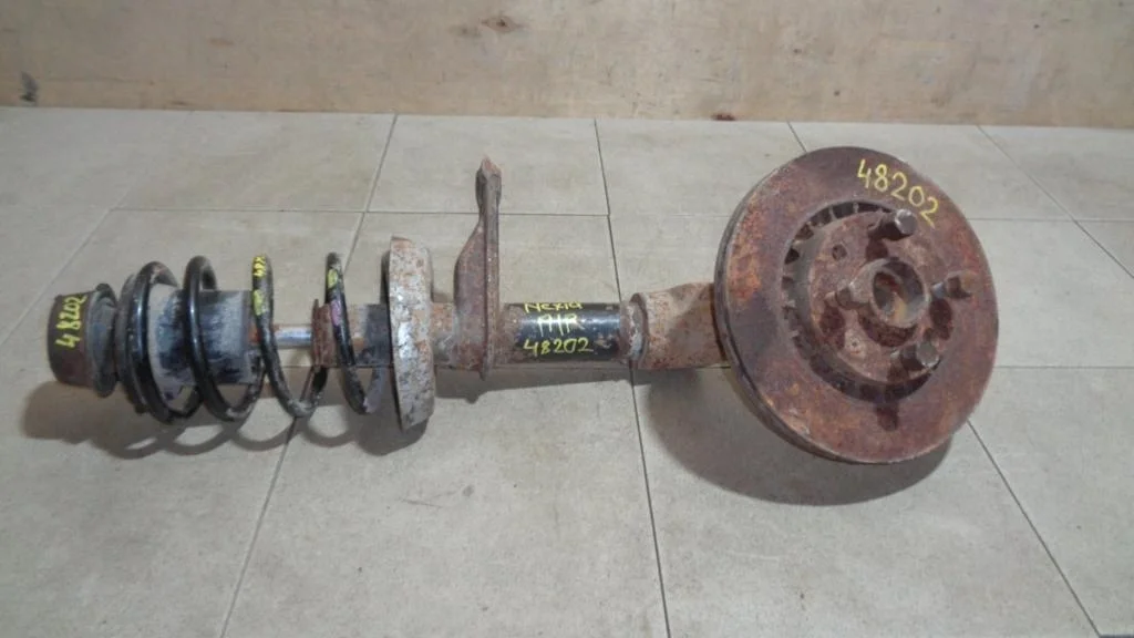 Кулак поворотный передний левый Daewoo Nexia N100, N150