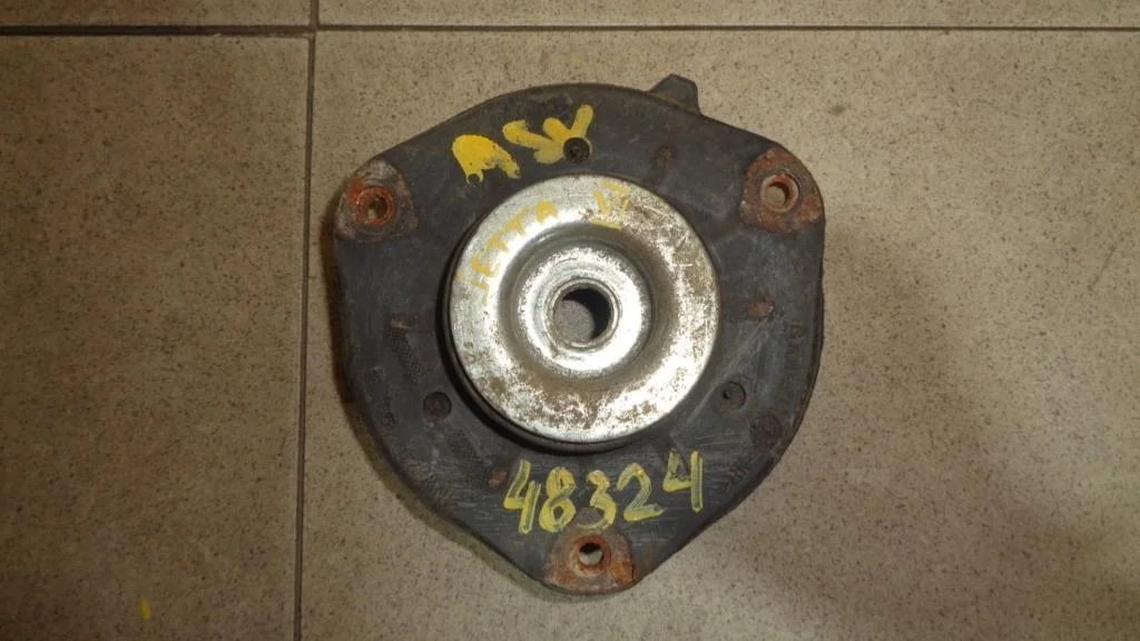 Опора переднего амортизатора Volkswagen Jetta 2009 A5