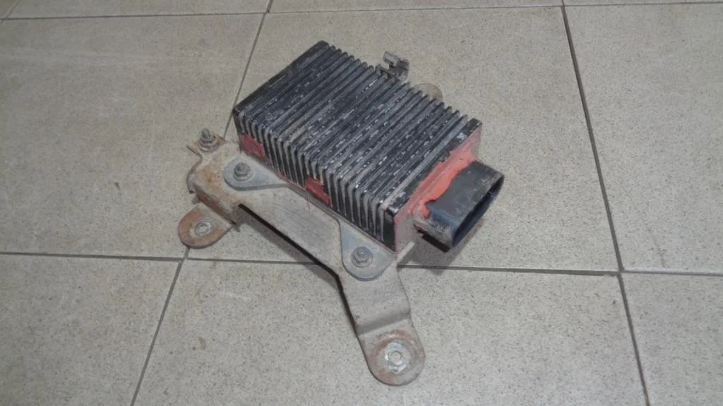 Блок электронный Mitsubishi Carisma 2000 DA