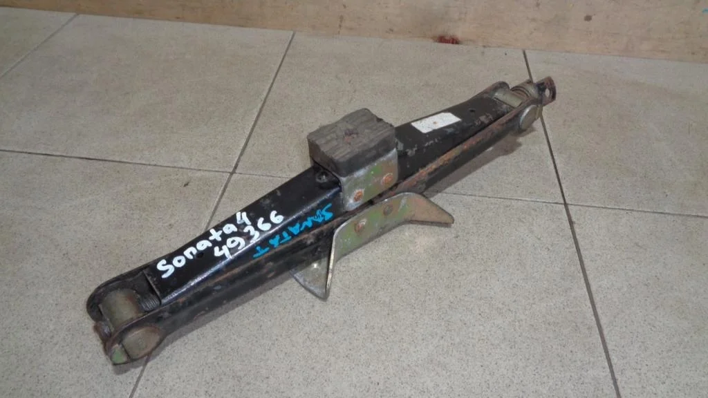 Домкрат Hyundai Sonata EF