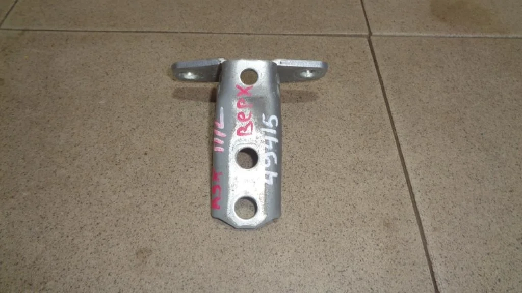 Петля двери передней левой верхняя Mitsubishi ASX