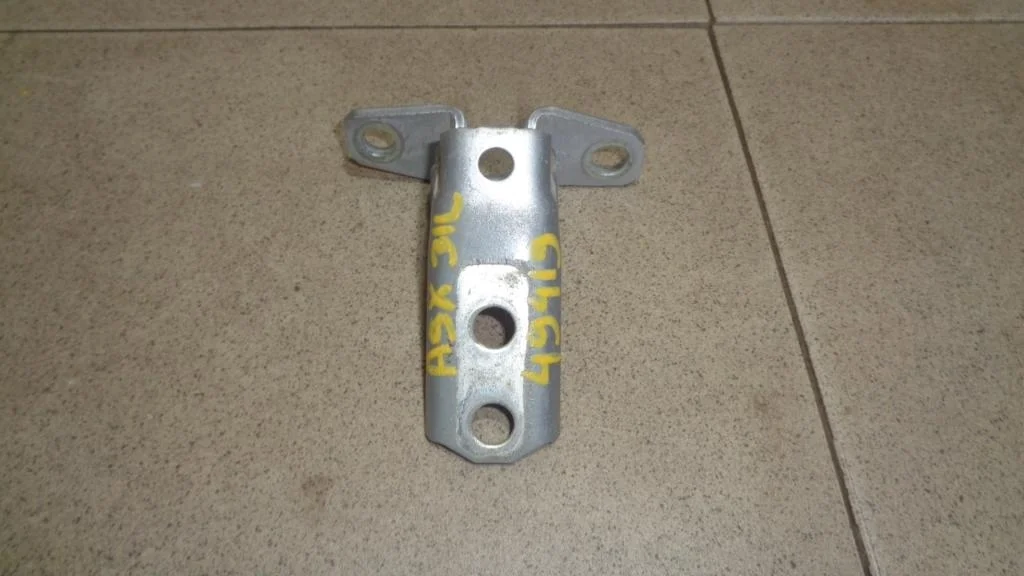 Петля двери задней левой нижняя Mitsubishi ASX