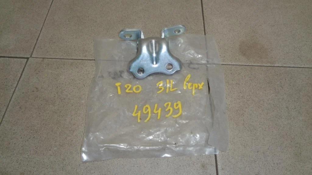 Петля двери задней левой верхняя Hyundai i20 PB