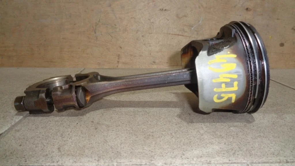 Поршень с шатуном Nissan Almera N16