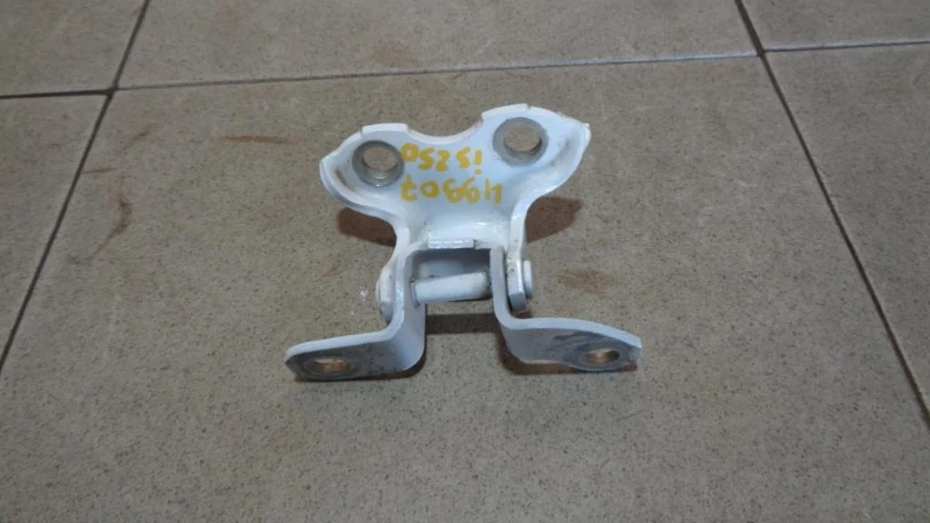 Петля двери задней левой верхняя Lexus IS250 2015 XE30