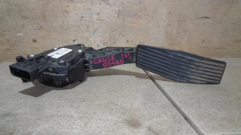 Педаль газа Chevrolet Cruze J300