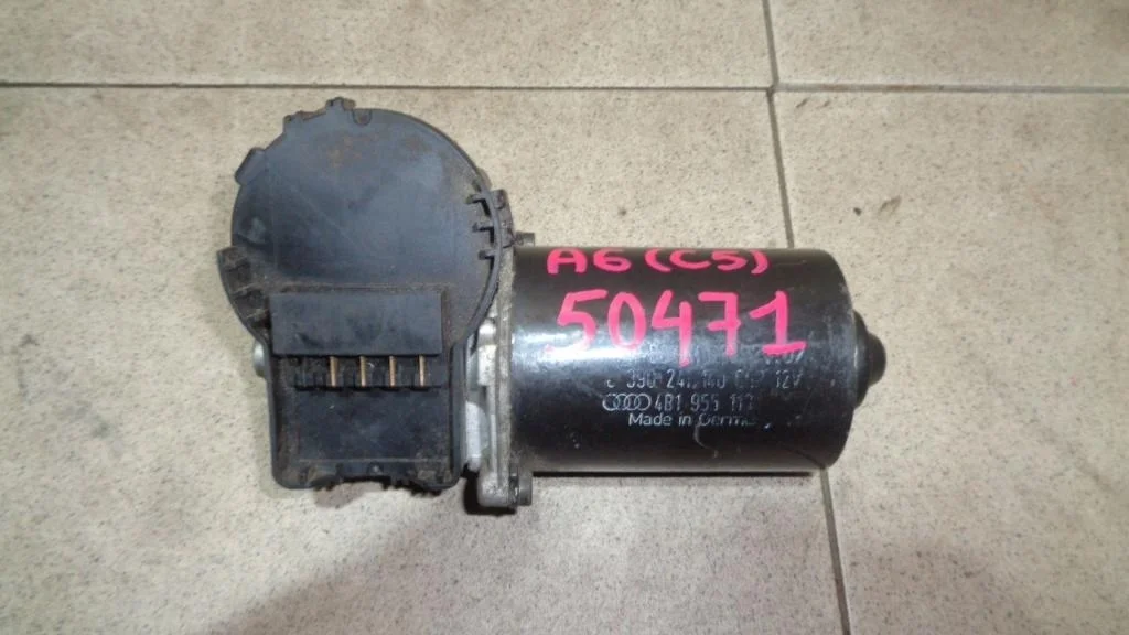 Моторчик дворников передний Audi A6 C5
