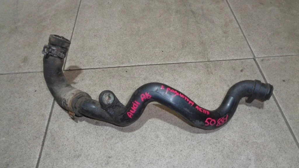 Трубка системы охлаждения акпп Audi A8 D3