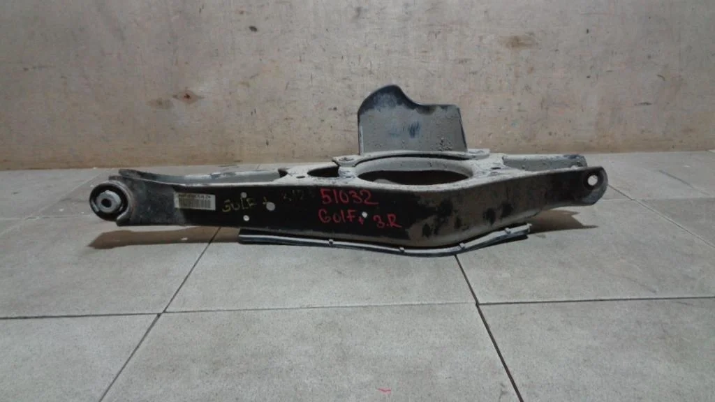 Рычаг задний нижний Volkswagen Golf Plus 2011