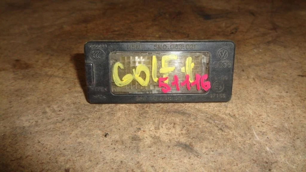 Фонарь подсветки номера Volkswagen Golf Plus 2011