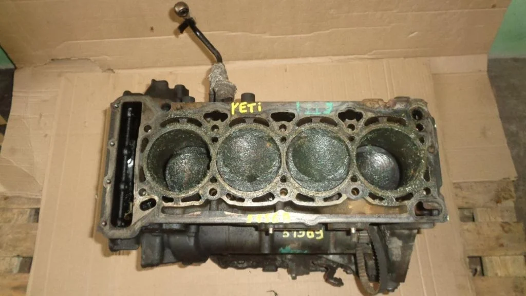 Блок двигателя Skoda Yeti 2012 5L