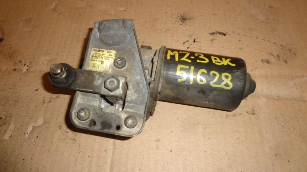 Моторчик дворников передний Mazda 3 BK