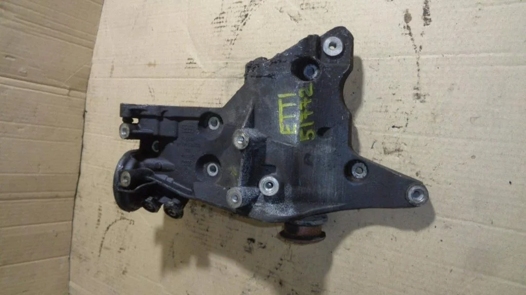 Кронштейн генератора Skoda Yeti 5L