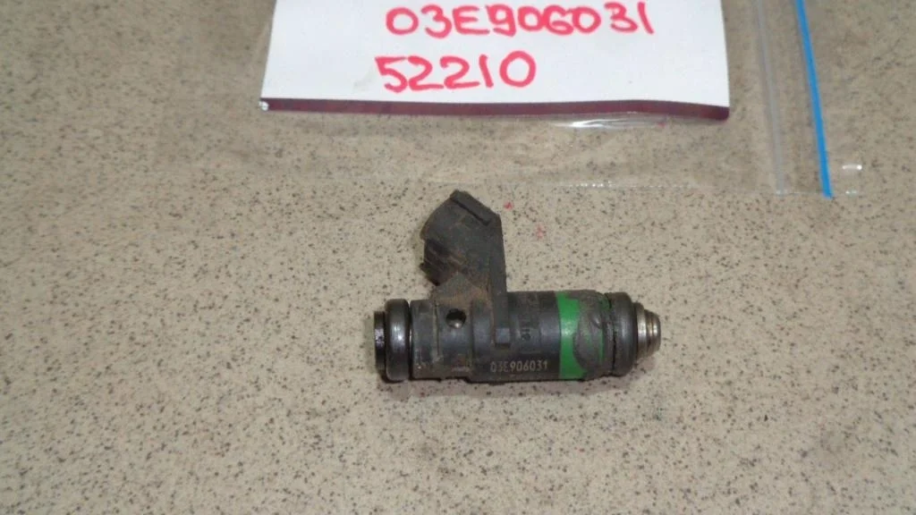 Форсунка топливная Skoda Fabia 1 2005 6Y