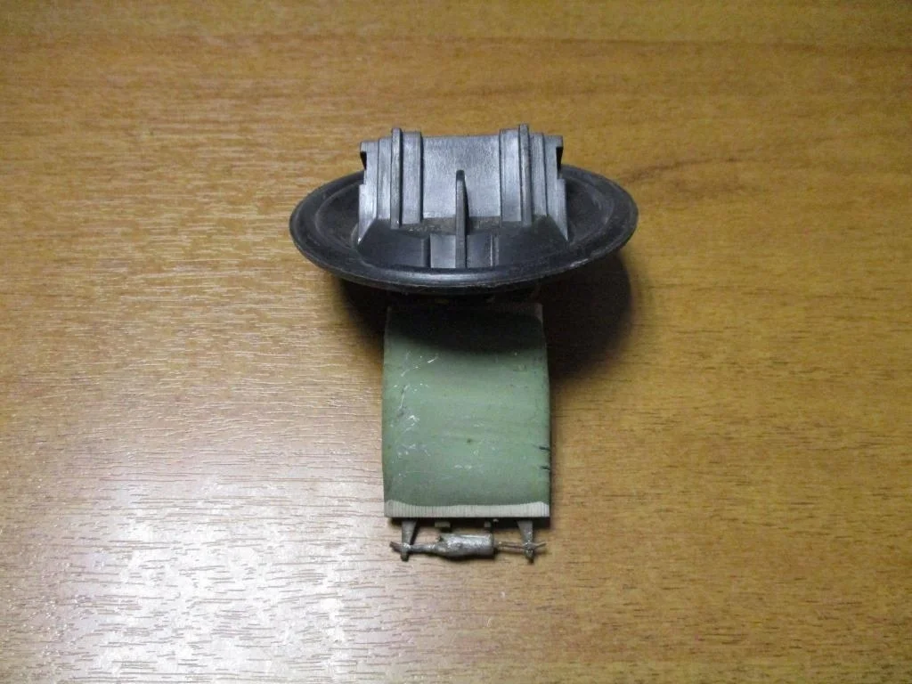 Резистор отопителя Skoda Fabia 1 2005 6Y