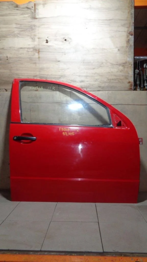 Дверь передняя правая Skoda Fabia 1 2005 6Y