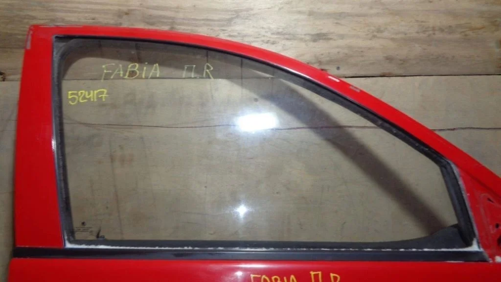 Стекло двери передней правой Skoda Fabia 1 2005 6Y
