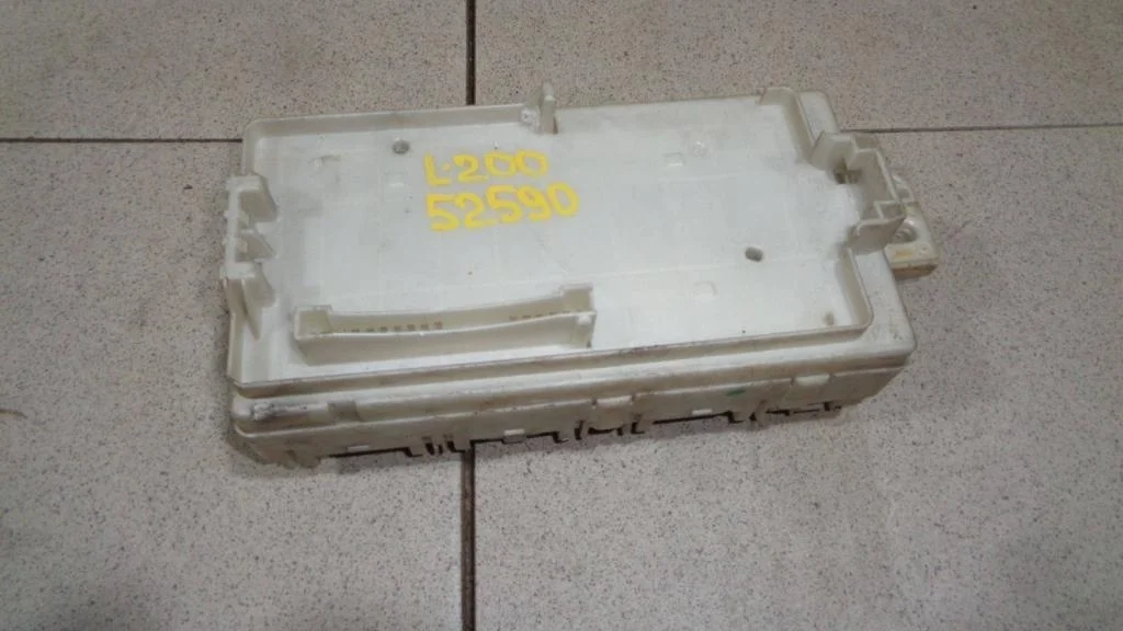 Блок электронный Mitsubishi L200 2008 KA, KB