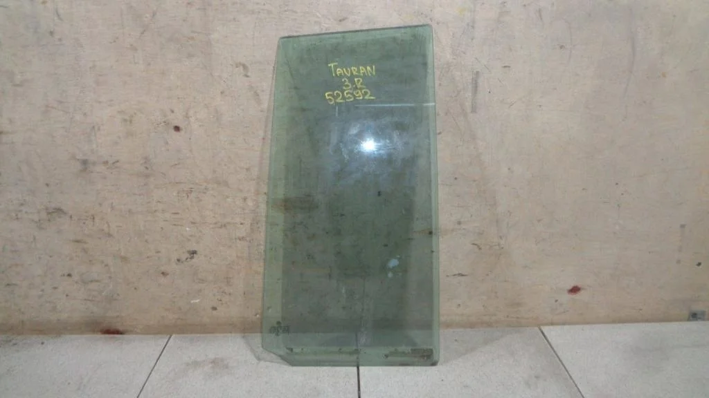 Стекло двери задней правой форточка Volkswagen Touran 1 1T