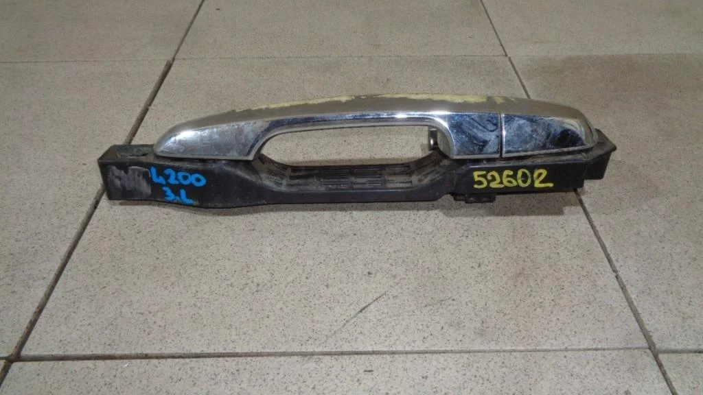 Ручка двери задней наружная левая Mitsubishi L200 2008 KA, KB