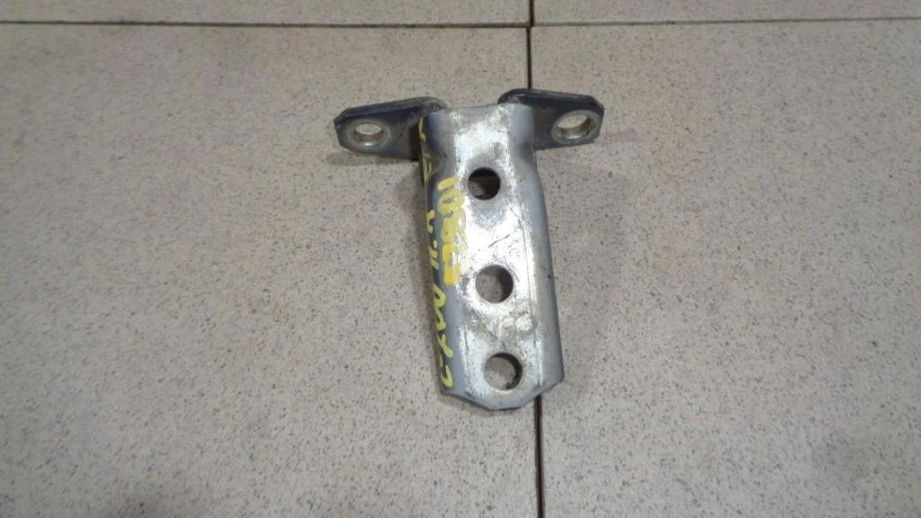 Петля двери передней правой верхняя Mitsubishi L200 2008 KA, KB