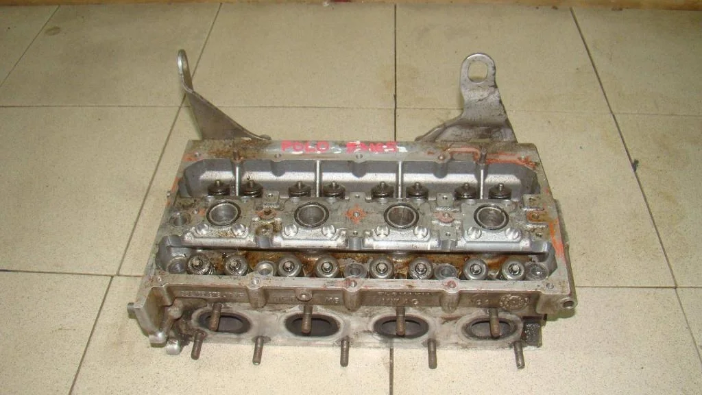 Головка блока Volkswagen Polo 5
