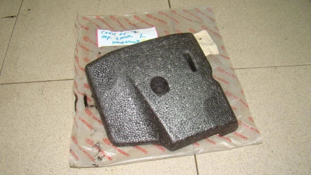 Наполнитель переднего бампера Kia Ceed 1