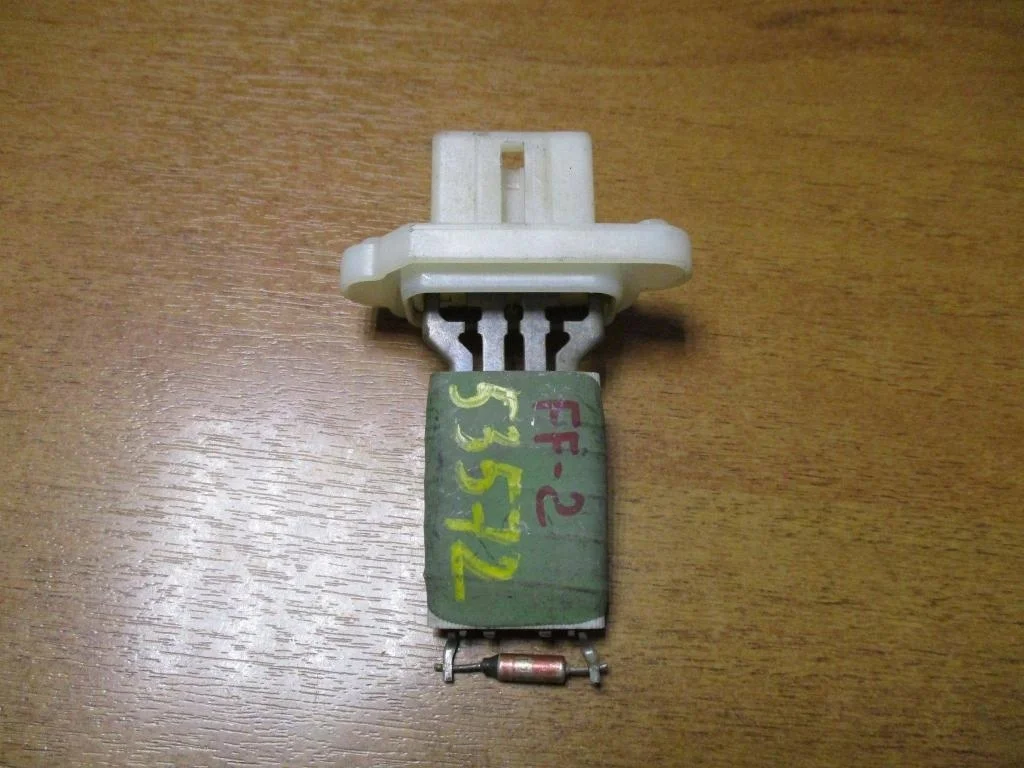 Резистор отопителя Ford Focus 2