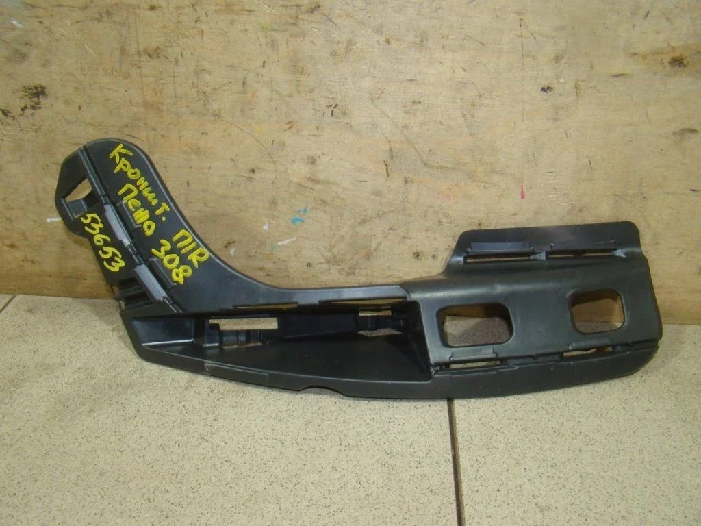 Кронштейн переднего бампера правый Peugeot 308 T7