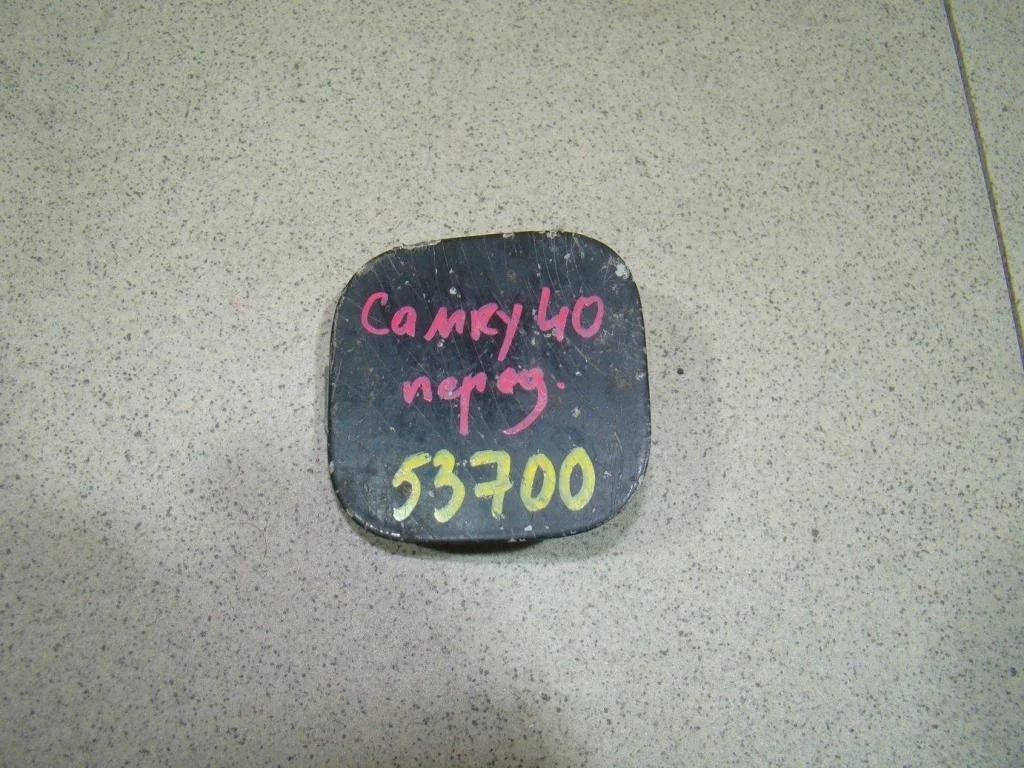 Заглушка буксировочного крюка Toyota Camry XV40