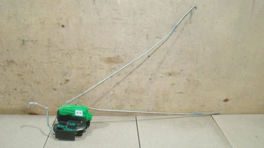 Замок двери задней правой Kia RIO 3 UB, QB