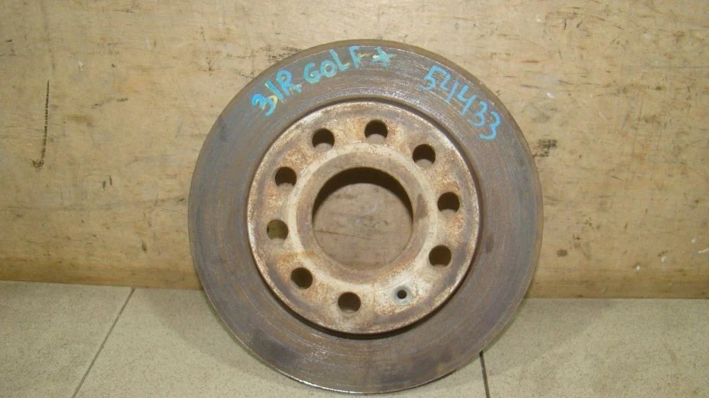 Диск тормозной задний Volkswagen Golf Plus 2011