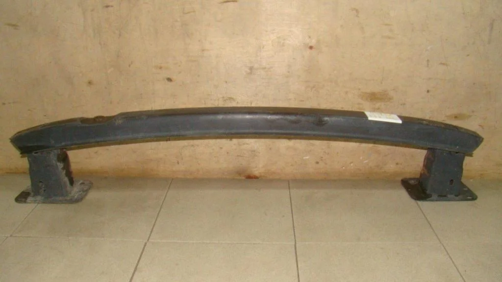 Усилитель заднего бампера Ford Focus 2