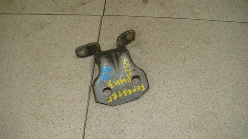 Петля двери передней Subaru Forester S12, SH