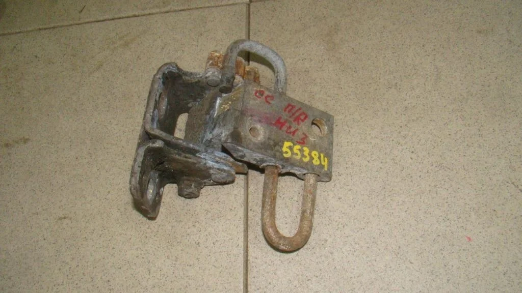 Петля двери передней правой нижняя Volkswagen Passat CC 2012