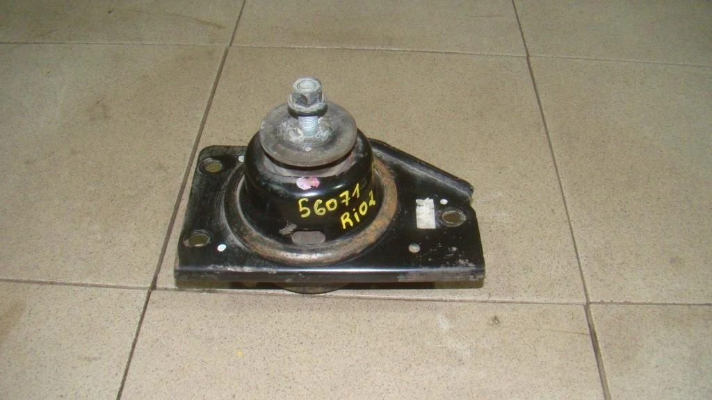 Опора двигателя правая Kia RIO 2 JB