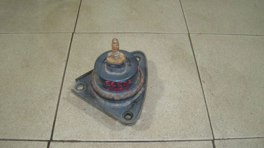 Опора двигателя правая Kia Ceed 1