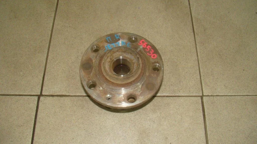 Ступица передняя-задняя Volkswagen Jetta 2013 A6