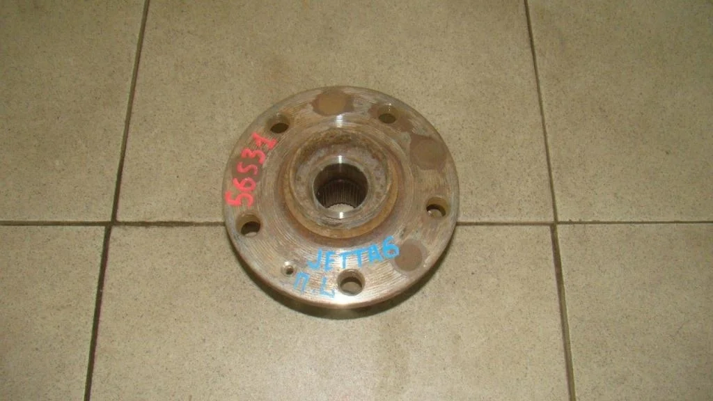 Ступица передняя-задняя Volkswagen Jetta 2013 A6