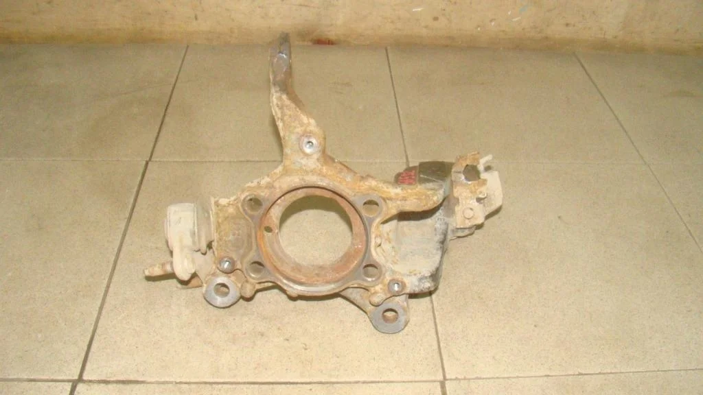 Кулак поворотный передний правый Volkswagen Jetta 2013 A6