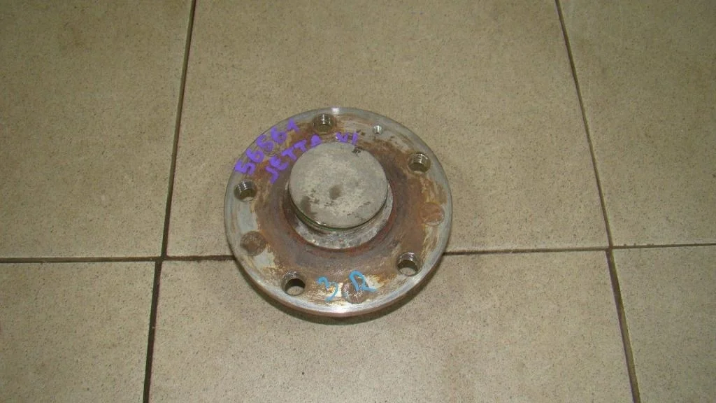 Ступица задняя Volkswagen Jetta 2013 A6