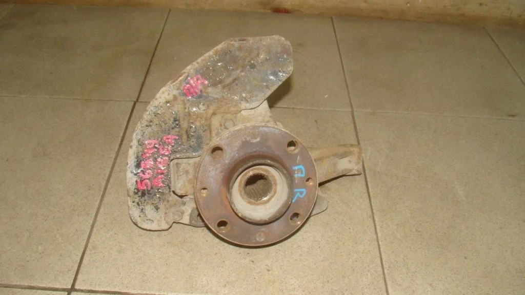 Кулак поворотный передний правый Fiat Albea 178