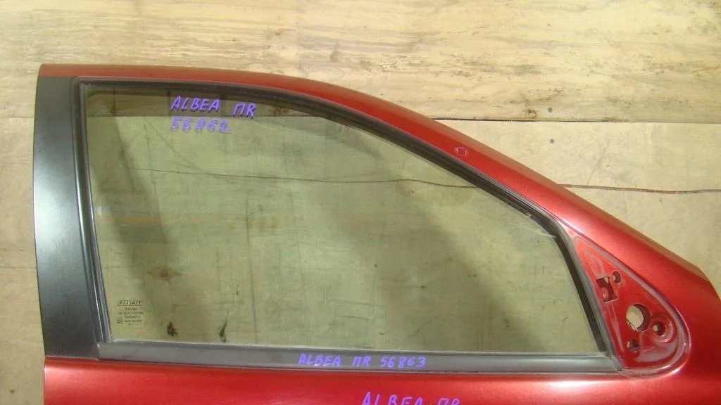 Стекло двери передней правой Fiat Albea 178