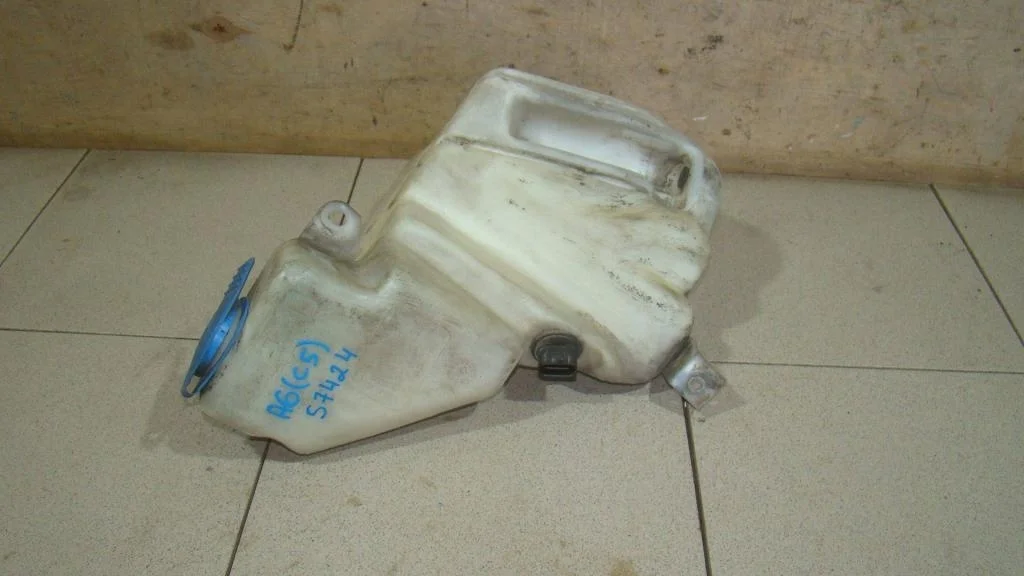 Бачок омывателя лобового стекла Audi A6 C5