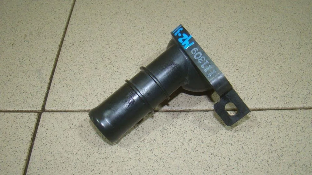 Крышка термостата Mazda 3 BL