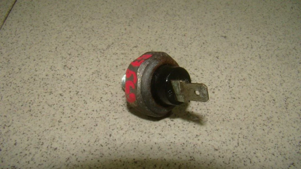 Датчик давления масла Mazda 3 BL