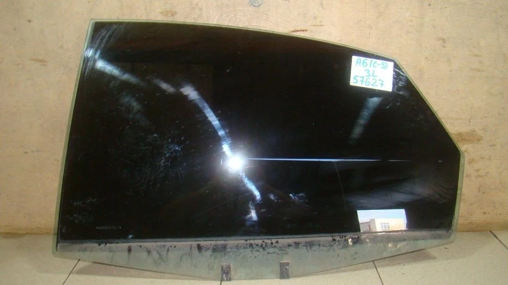 Стекло двери задней левой Audi A6 C5