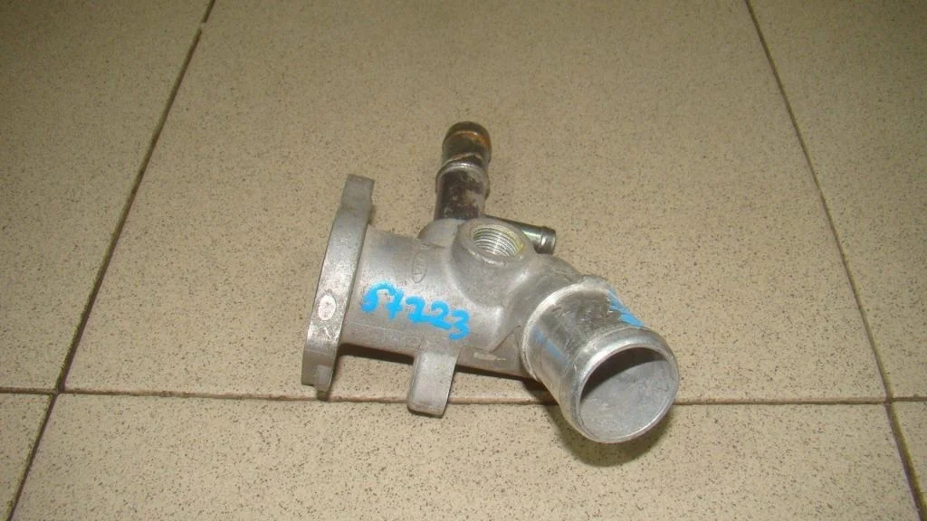 Фланец двигателя системы охлаждения Kia RIO 4 FB