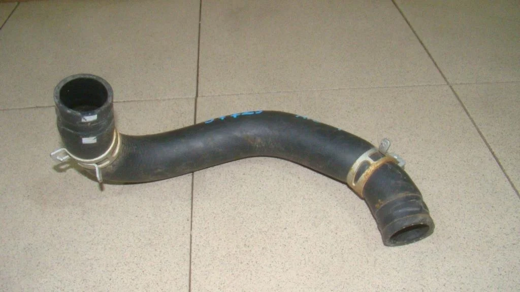 Патрубок радиатора Kia RIO 4 FB