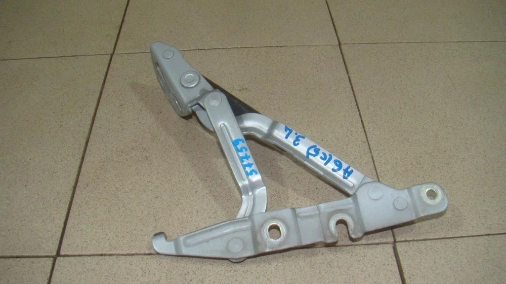 Петля крышки багажника Audi A6 C5